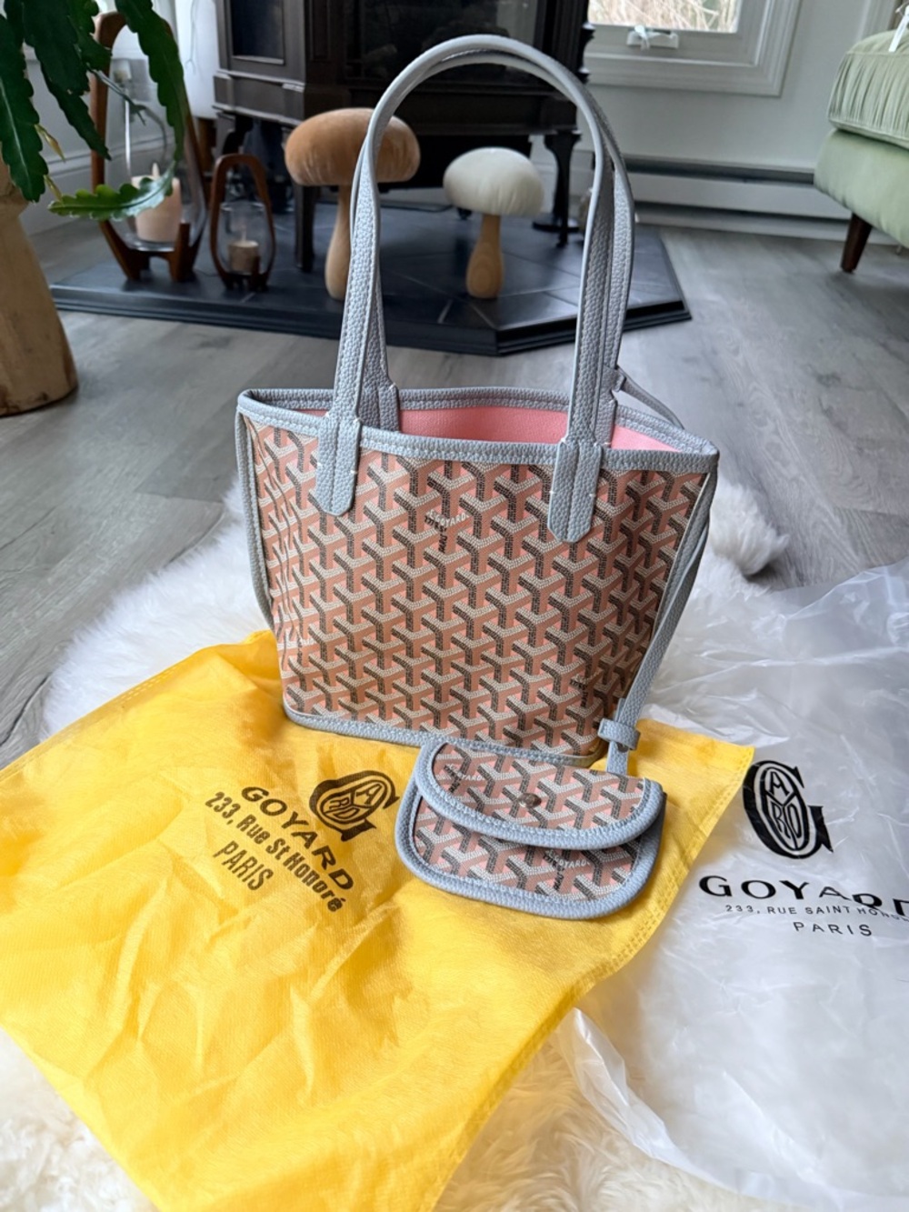 GOYARD GWP Grey & Pink Tote with Attached Coin Purse. NEW in Dustbag/Plastic Bag